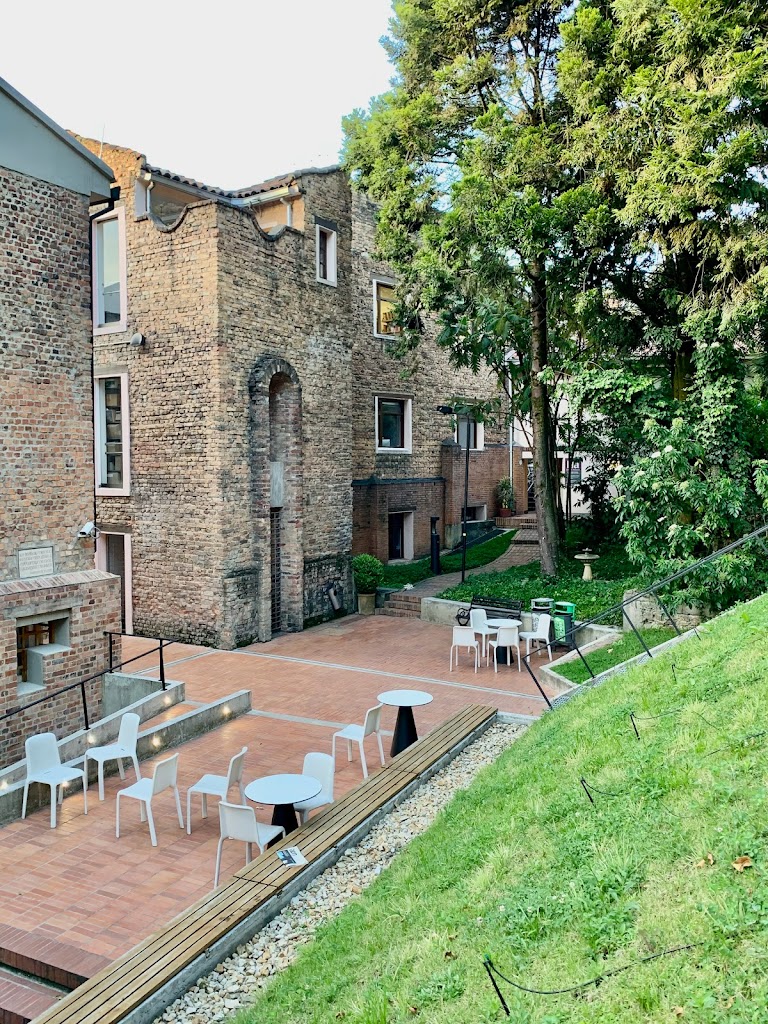 Facultad de Educacion - Uniandes