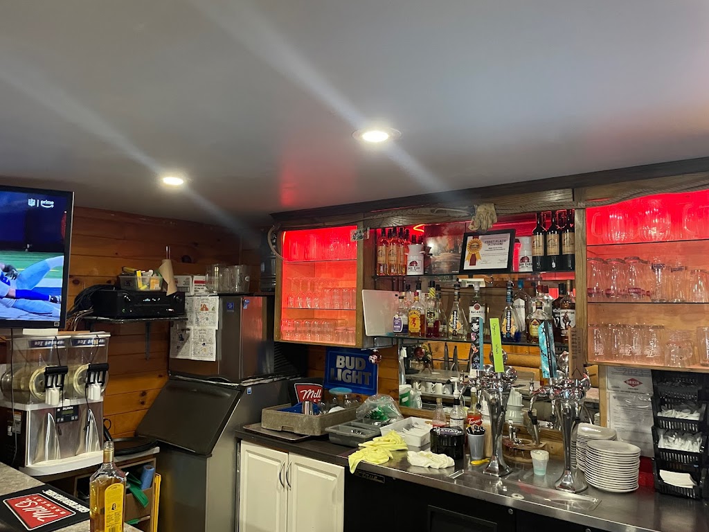 BARNYARD PATIO & PUB in Simcoe