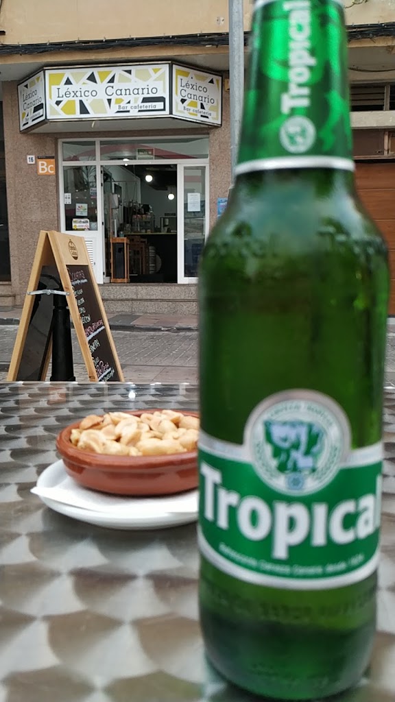 Lexico Canario Bar Cafeteria — Comida y bebida