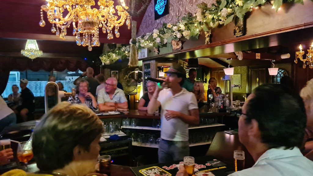 Cafe bar De Hut — Ambiente