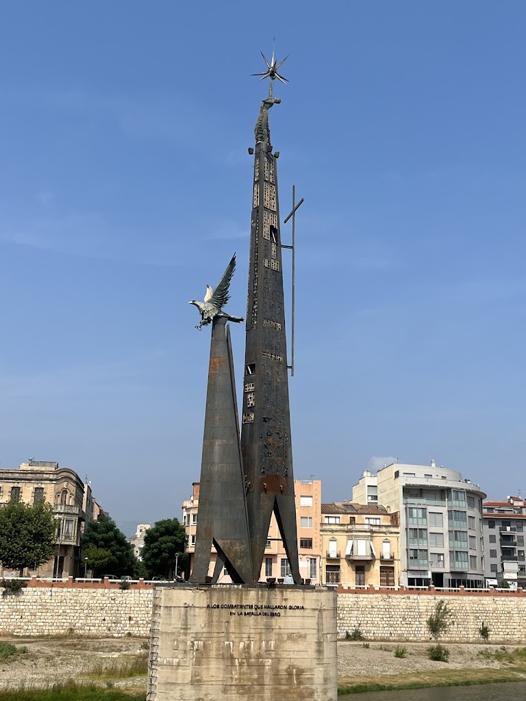 Monument commemoratiu de la Batalla de l'Ebre