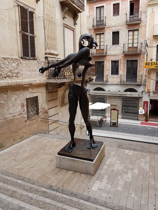 Monumento a Salvador Dali