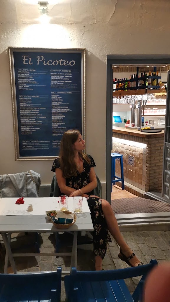 Bar El Picoteo — Ambiente