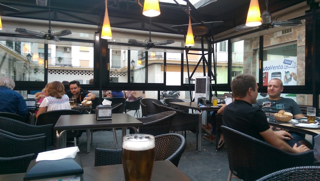Cafe Restaurante Charlotte — Ambiente