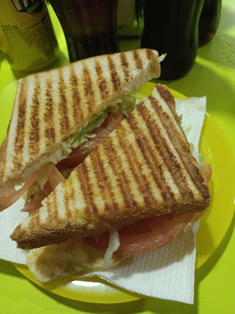 Burguer Katra — Comida y bebida