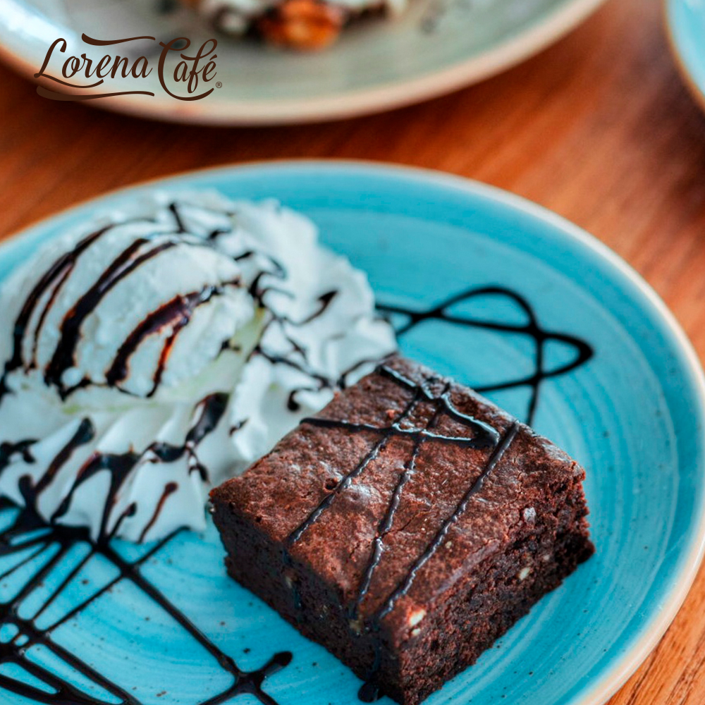 Lorena Cafe Fuengirola — Comida y bebida