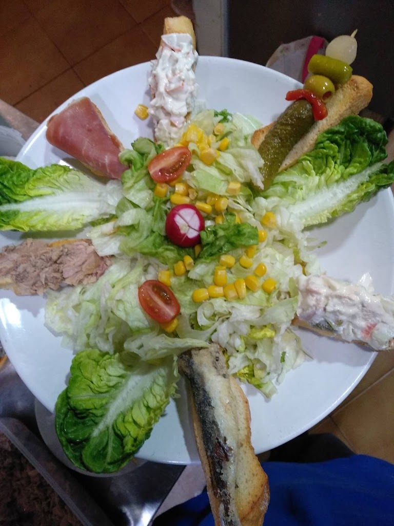 Meson Cap de Creu — Comida y bebida