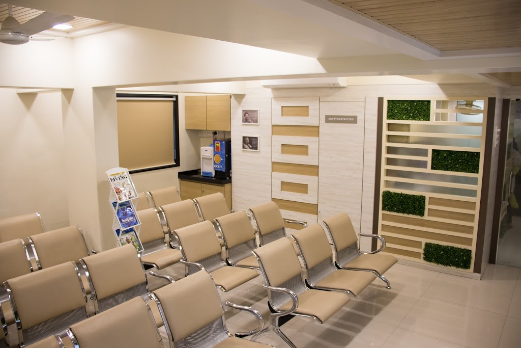 Lifeblyss Clinic Dr Sumit Shrivastava Dr Manjusha Shrivastava