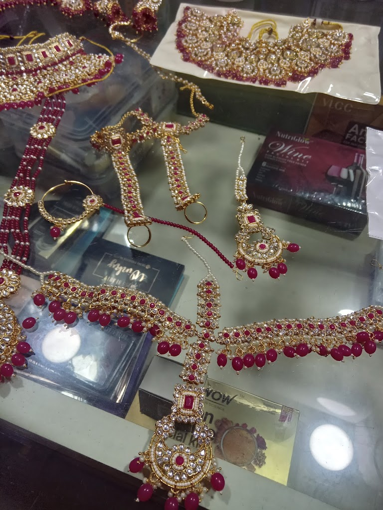 Glow Up Beauty Parlour