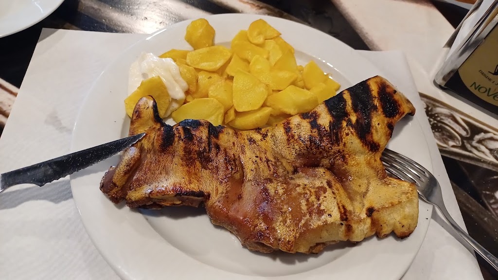 Hidalgo II Bar - Restaurant — Comida y bebida