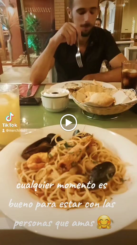 Daniele Restaurante-Pizzeria en El Ejido — Videos