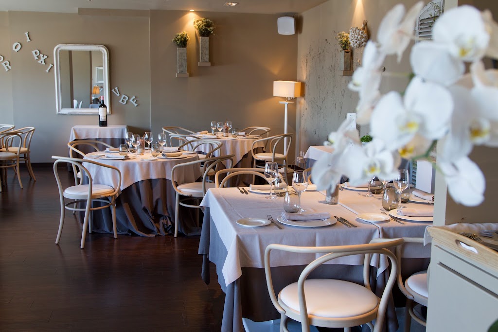 Restaurante Tamarises Izarra — Ambiente
