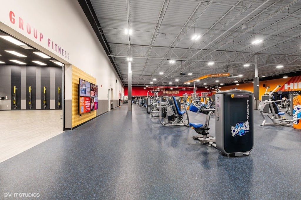  Crunch Fitness - Outer Loop