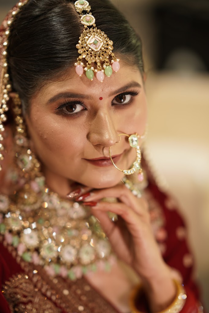 Kritikaa Seth Unisex Salon