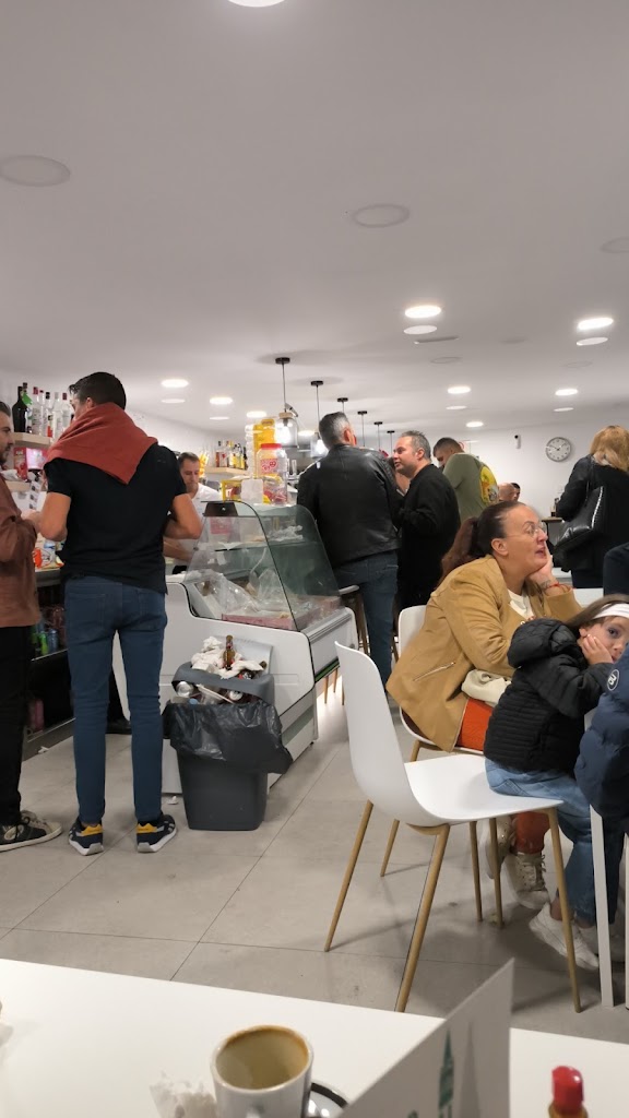 Bar Cafeteria Central — Cafe