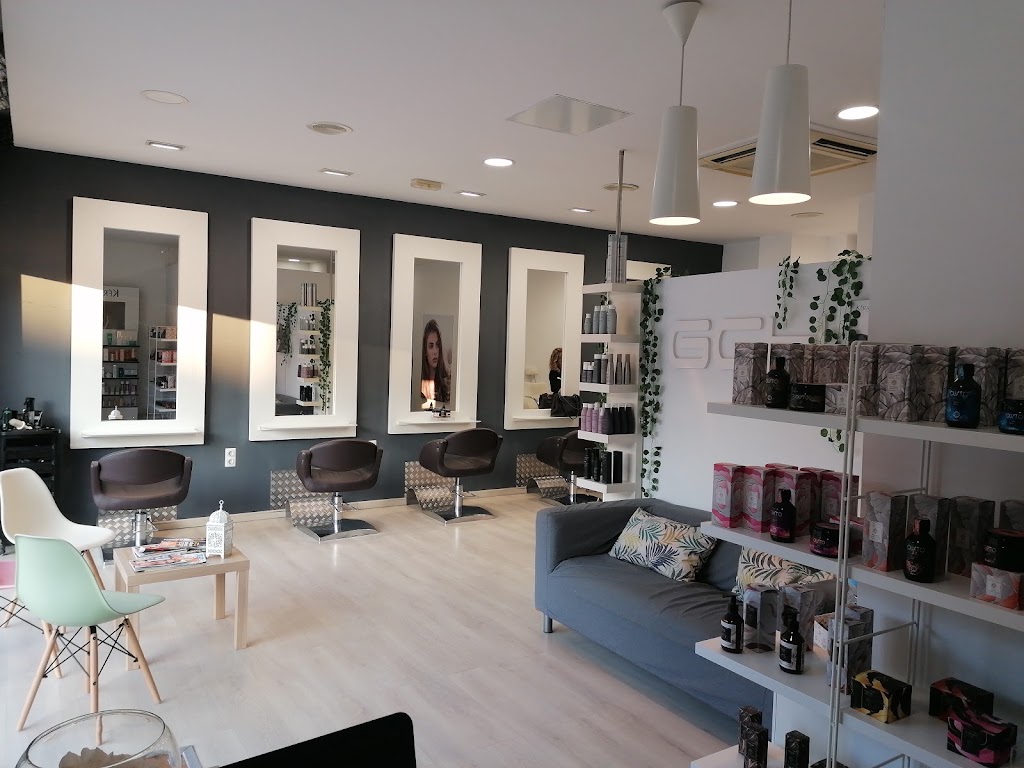 Mystic Perruquers — Interior