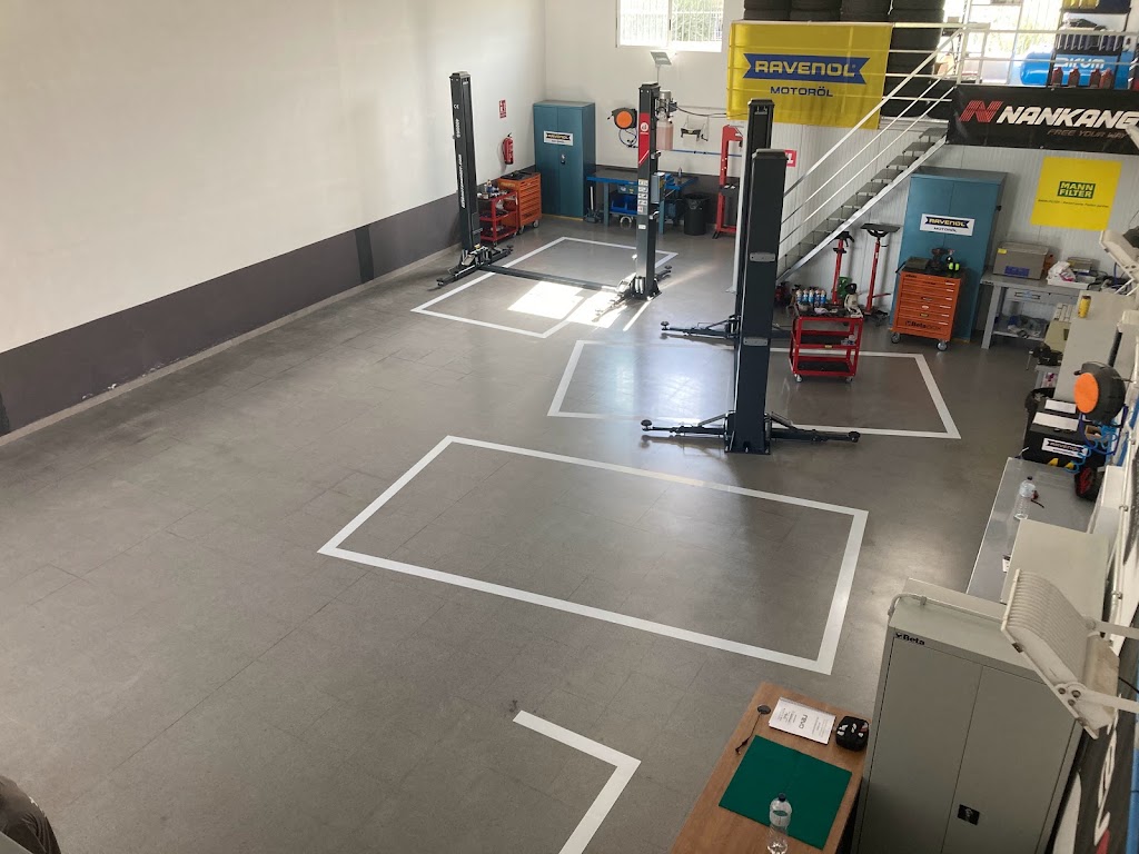 KINA Motorsport, REVO distribuidor MURCIA, taller VAG; vw,seat,audi,skoda — Interior