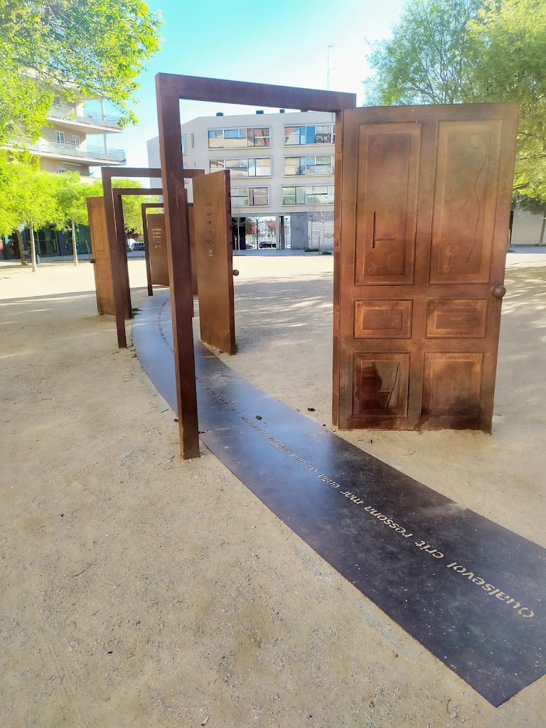 Las Puertas De Los Valores En Figueres