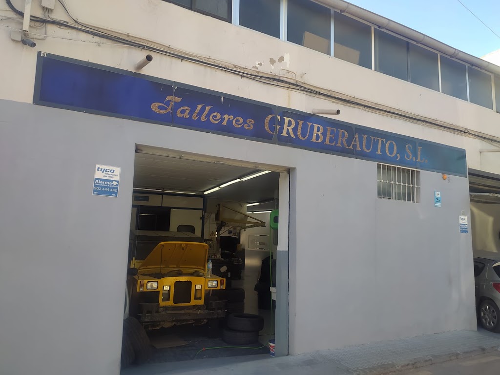Talleres GRUBERAUTO / Chapa y Pintura / Mecanica  — Exterior