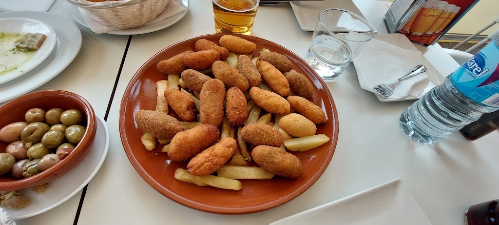 Nuevo Bar Neno — Comida y bebida