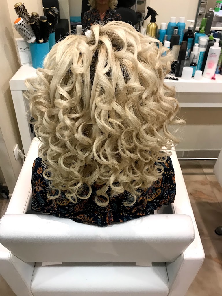 R&D Style salon de belleza. — Peinado