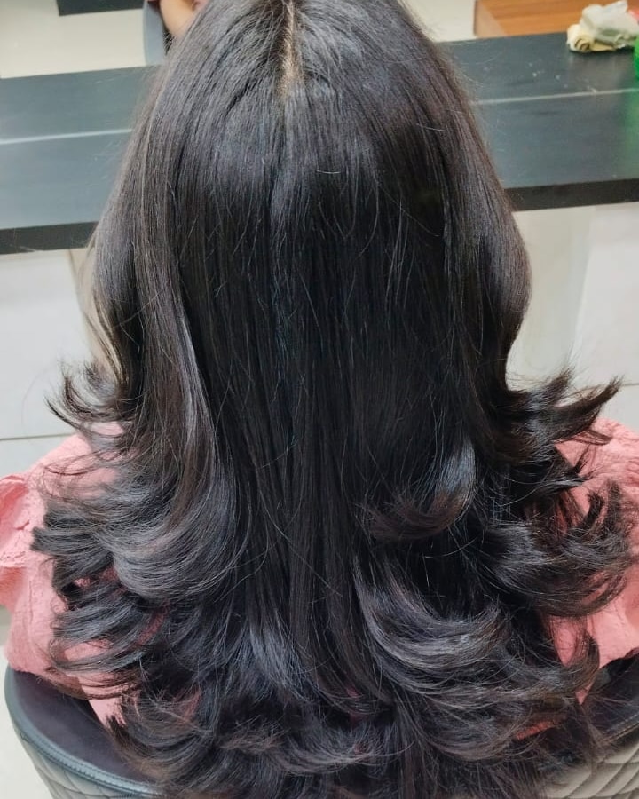 Glossy Unisex Saloon And Spaand Bridal Makeup Studio Academy