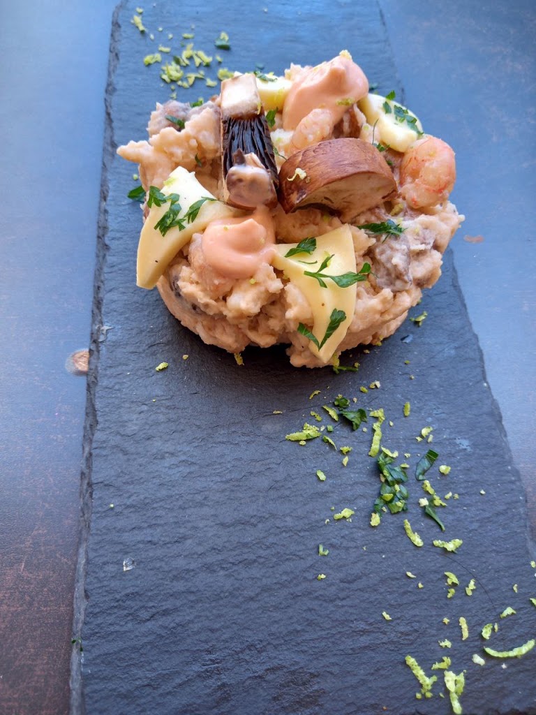 Restaurante The Influencer — Comida y bebida