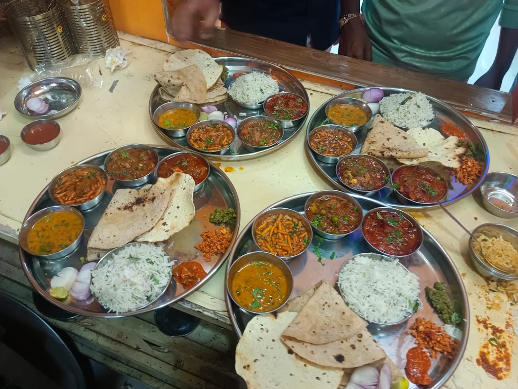 Hotel Balaji Kamat Family Restaurant Tuljapur