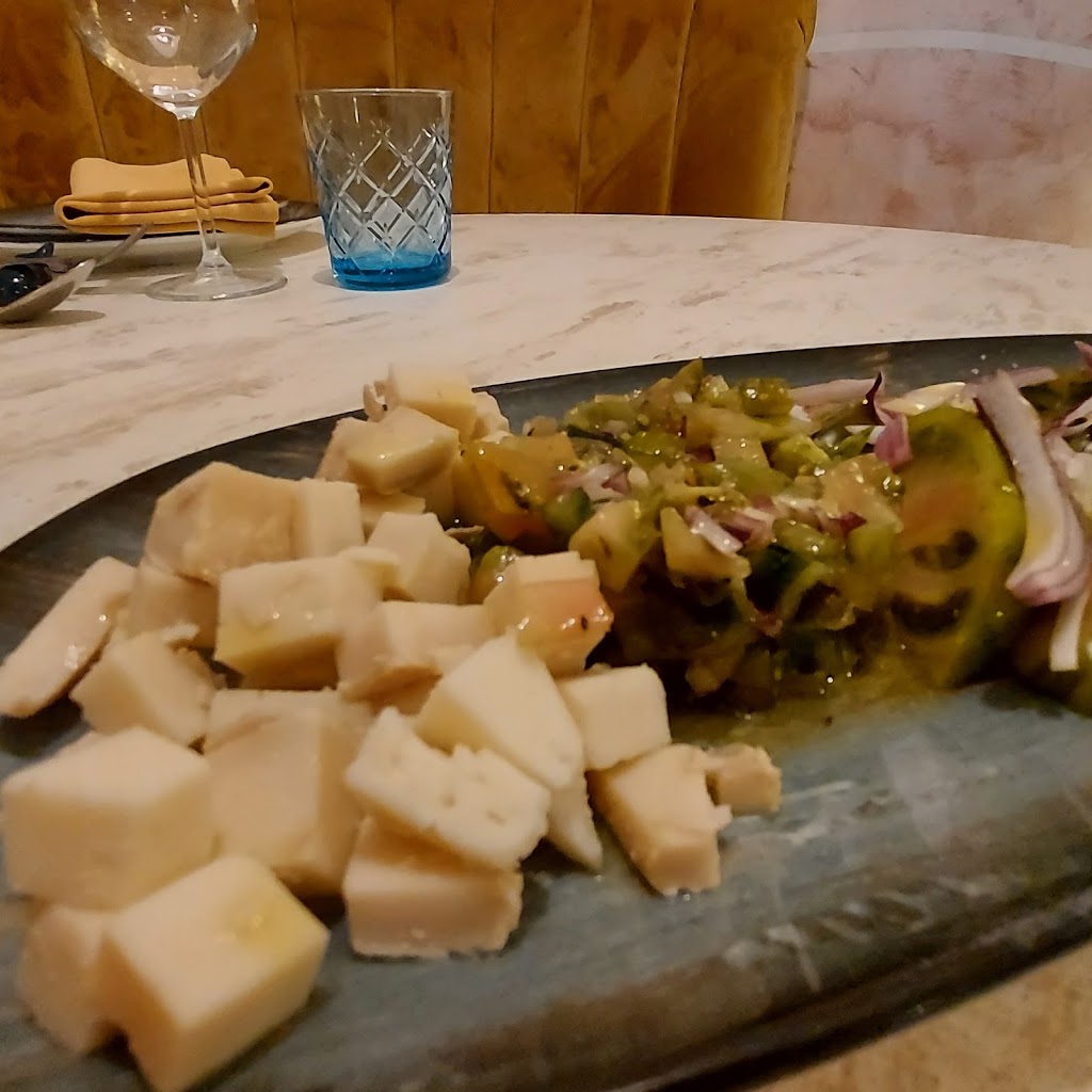 Restaurante Arroceria Entre Aguas — Comida y bebida
