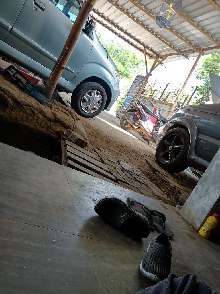Bengkel Mobil "Mei Motor"
