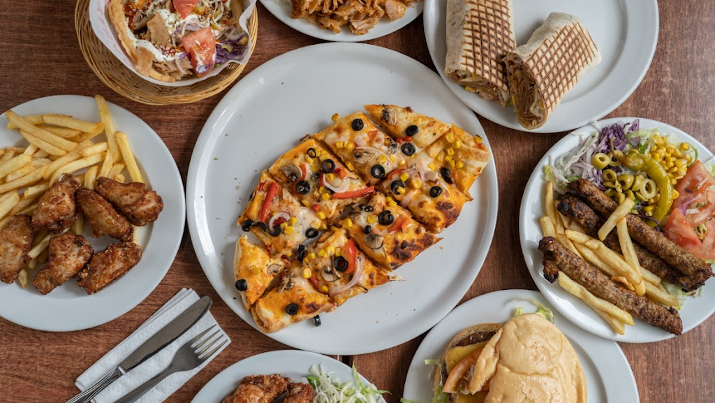 Kebab Joventut — Comida y bebida