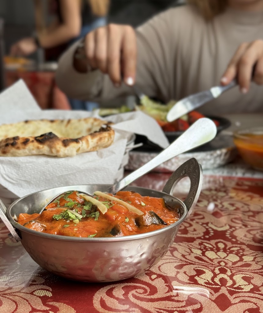 Restaurante Taj Mahal Conil — Comida y bebida