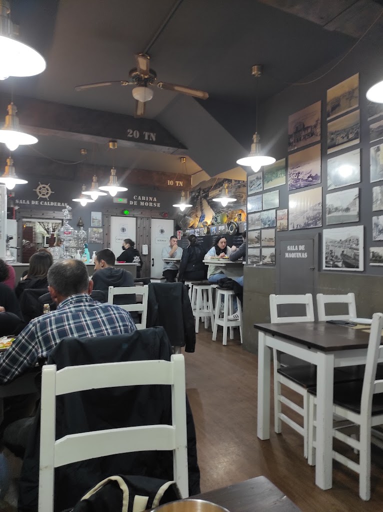 Taperia O Pelao — Ambiente