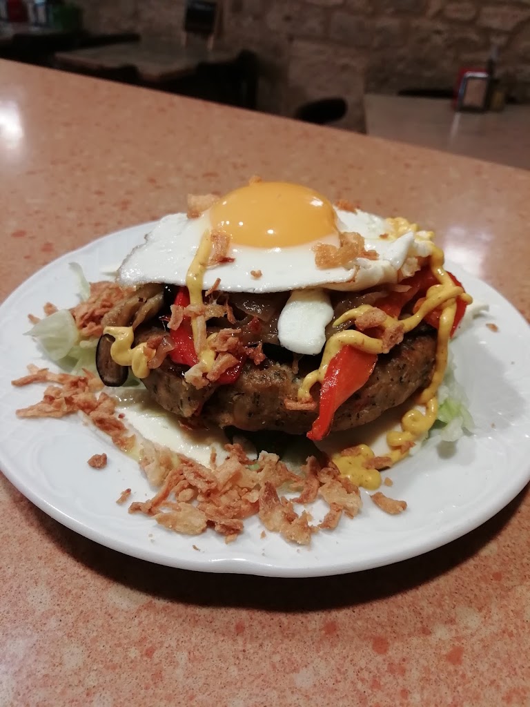 El Trobador Salsitxeria-Hamburgueseria-Creperia — Comida y bebida