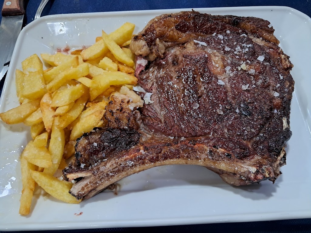 Restaurante La Txalupa — Comida y bebida