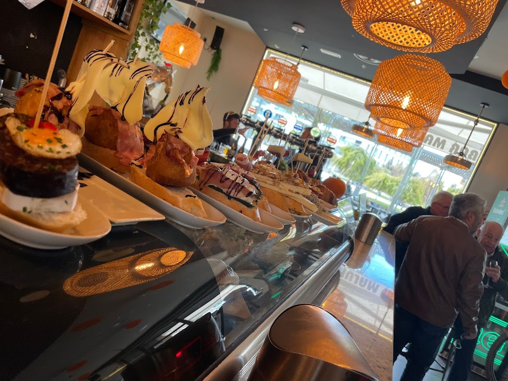 Bar Maluku — Comida y bebida