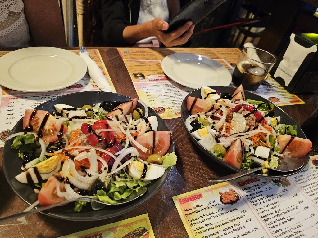 Gastrobar Rock Cafe — Comida y bebida