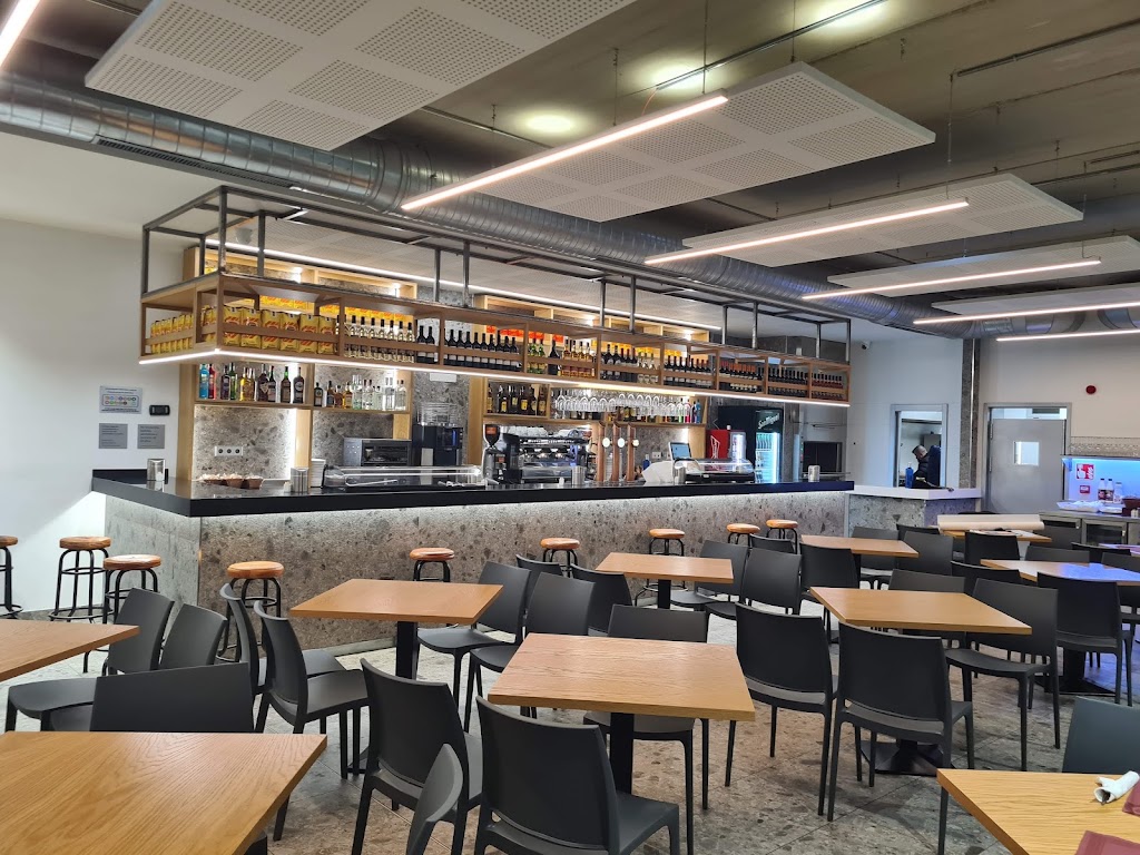 Restaurante La fabrica de Valcarce Villaobispo — Ambiente