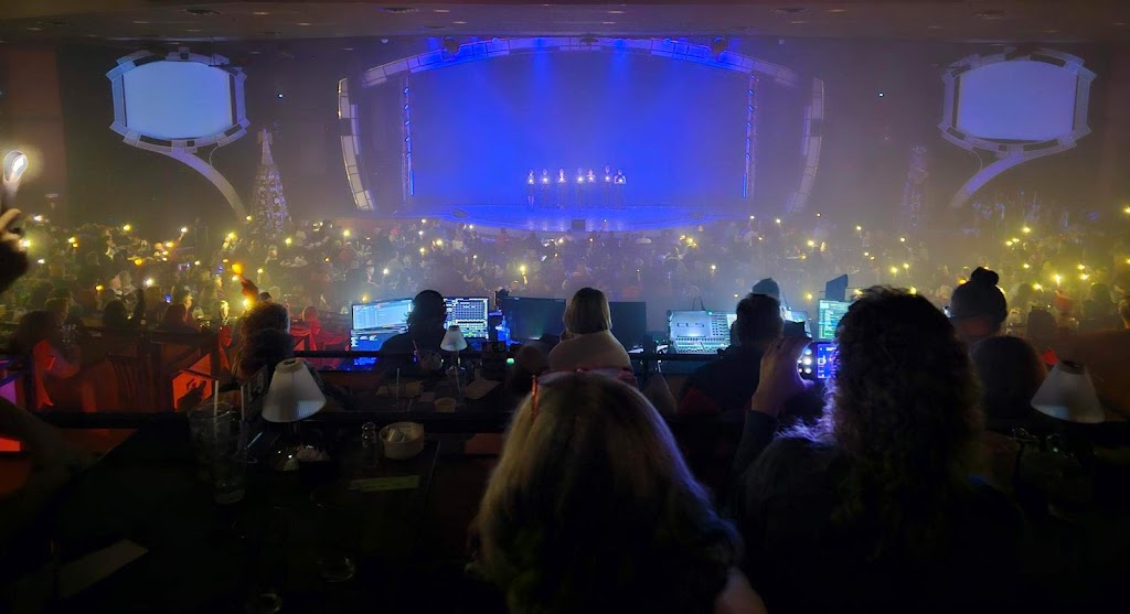  Christmas In The Dells Dinner Show - Wisconsin Dells