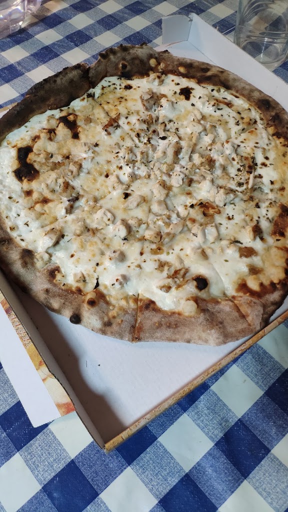 Pizzeria Italiana La Rambla — Comida y bebida