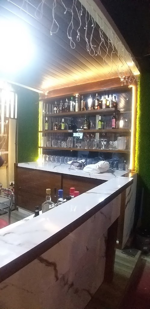 Hotel Royal Palms Resto And Bar
