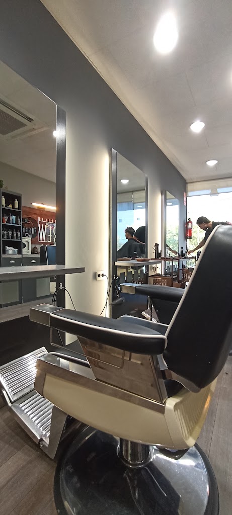 Peluqueria Manolo Guillen — Interior