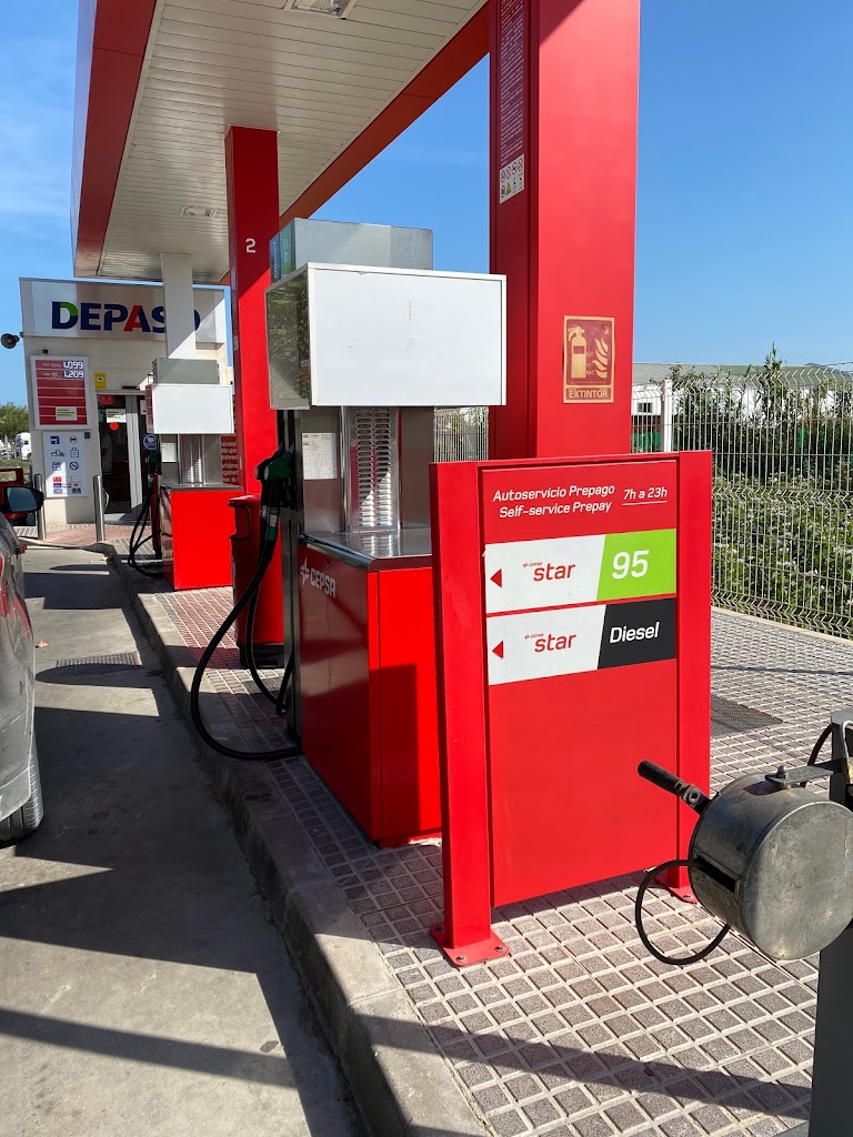 Estacion de servicio Cepsa — Surtidor de combustible