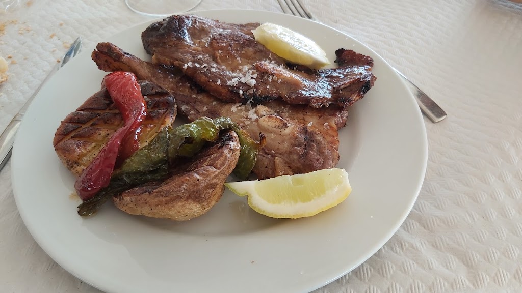 La Torre Restaurante — Comida y bebida
