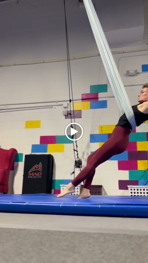  Cirque Wonderland Studios