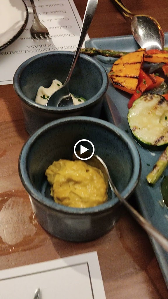 Asador Restaurante A Vaquina — Videos