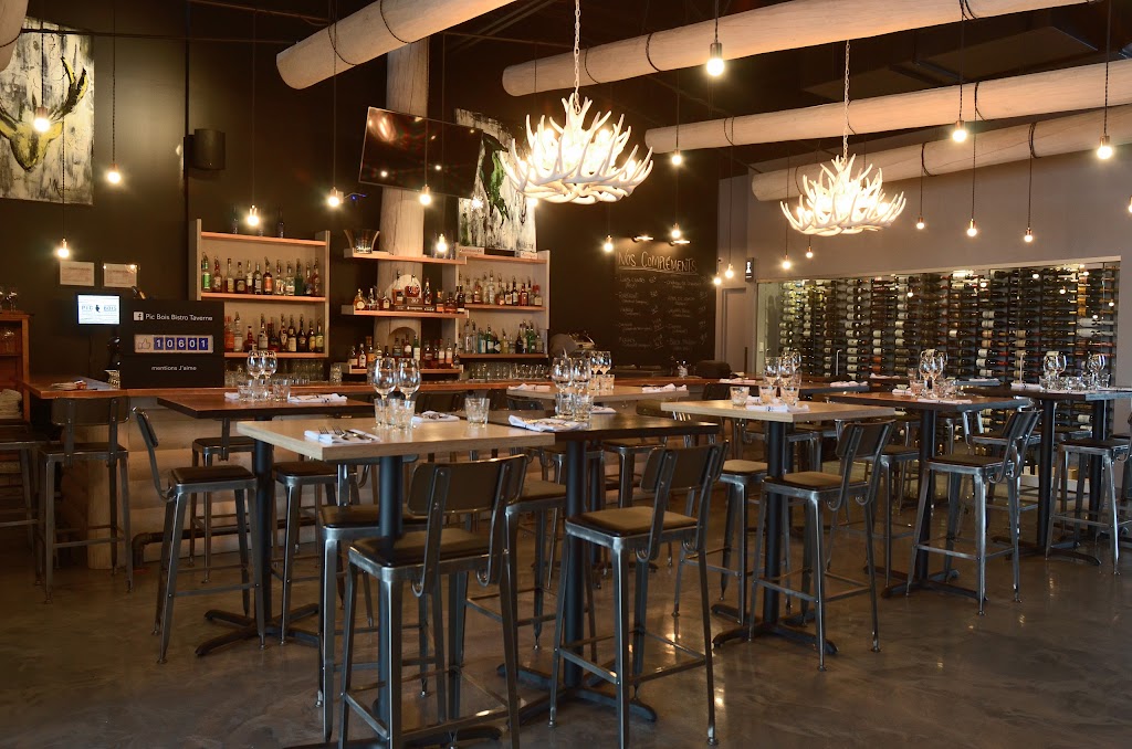 Pic Bois Bistro Taverne Mirabel in Mirabel