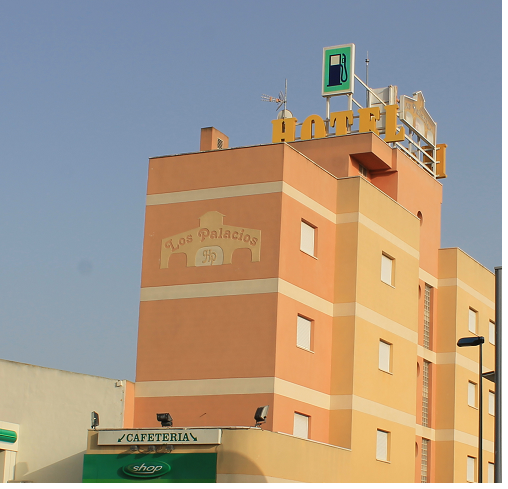 Hotel Los Palacios — Exterior