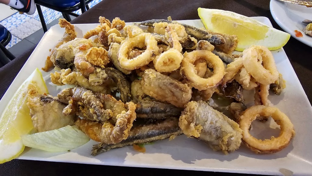 Bar Restaurante Los Canos — Comida y bebida