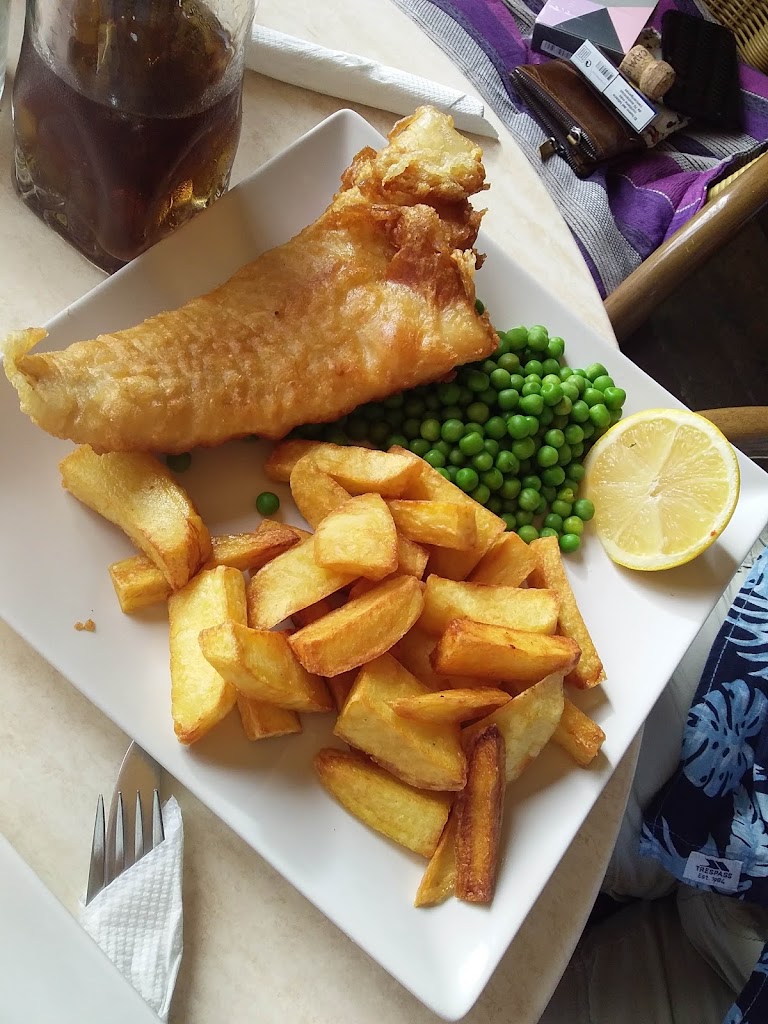 Scanlons Shamrock Irish Pub — Comida y bebida